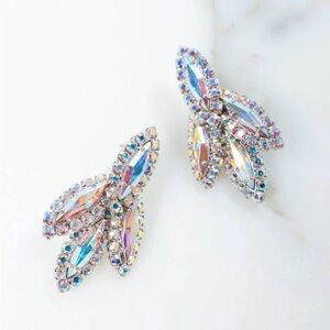 NWT Anthropologie Elizabeth Cole Petite Bacall Earrings Iridescent